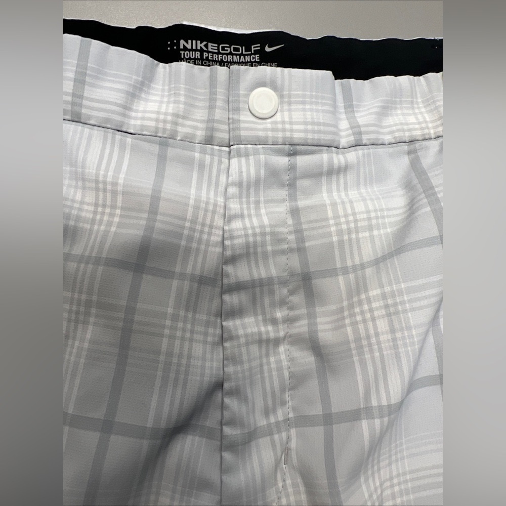 NIKE GOLF DRI FIT TOUR PERFORMANCE GRAY PLAID SHORTS MEN'S SIZE 38 X 11’ EUC - Picture 3 of 7